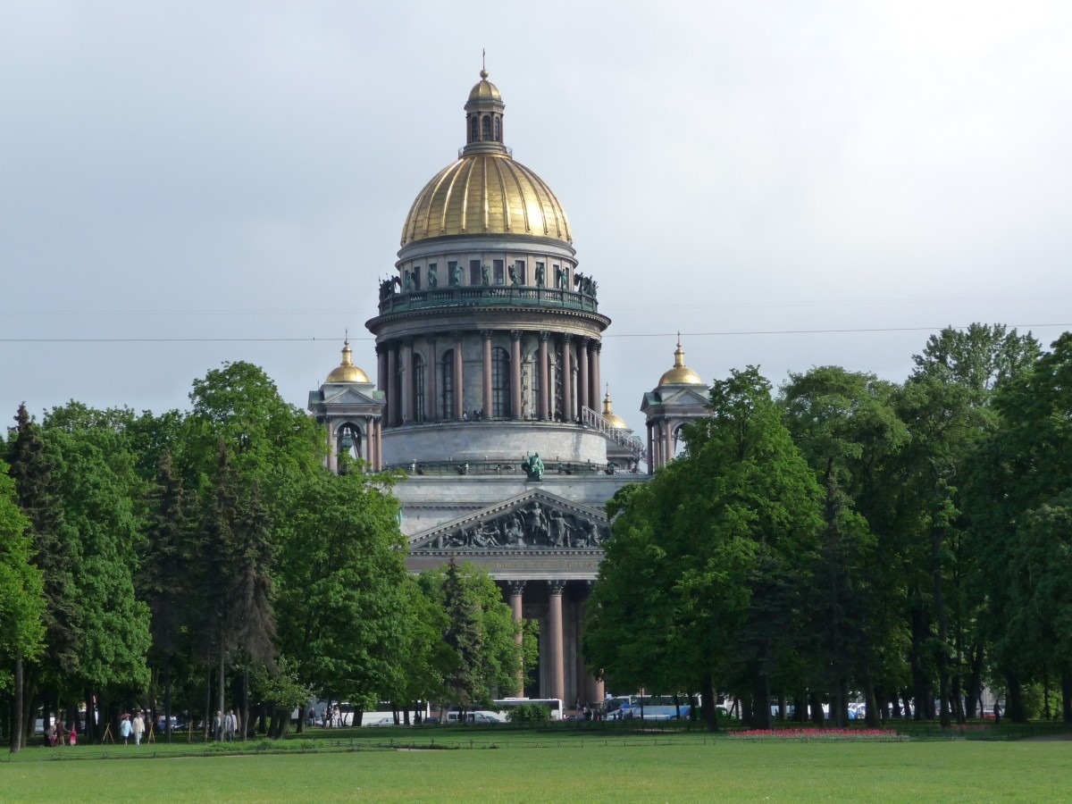 Представитель ЛСР Молчанов открыл 2 дома для лиц с инвалидностью в Петербурге