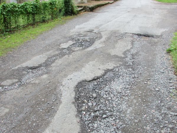 «Ъ»: власти прекратили финансирование ремонта дорог к подмосковным СНТ